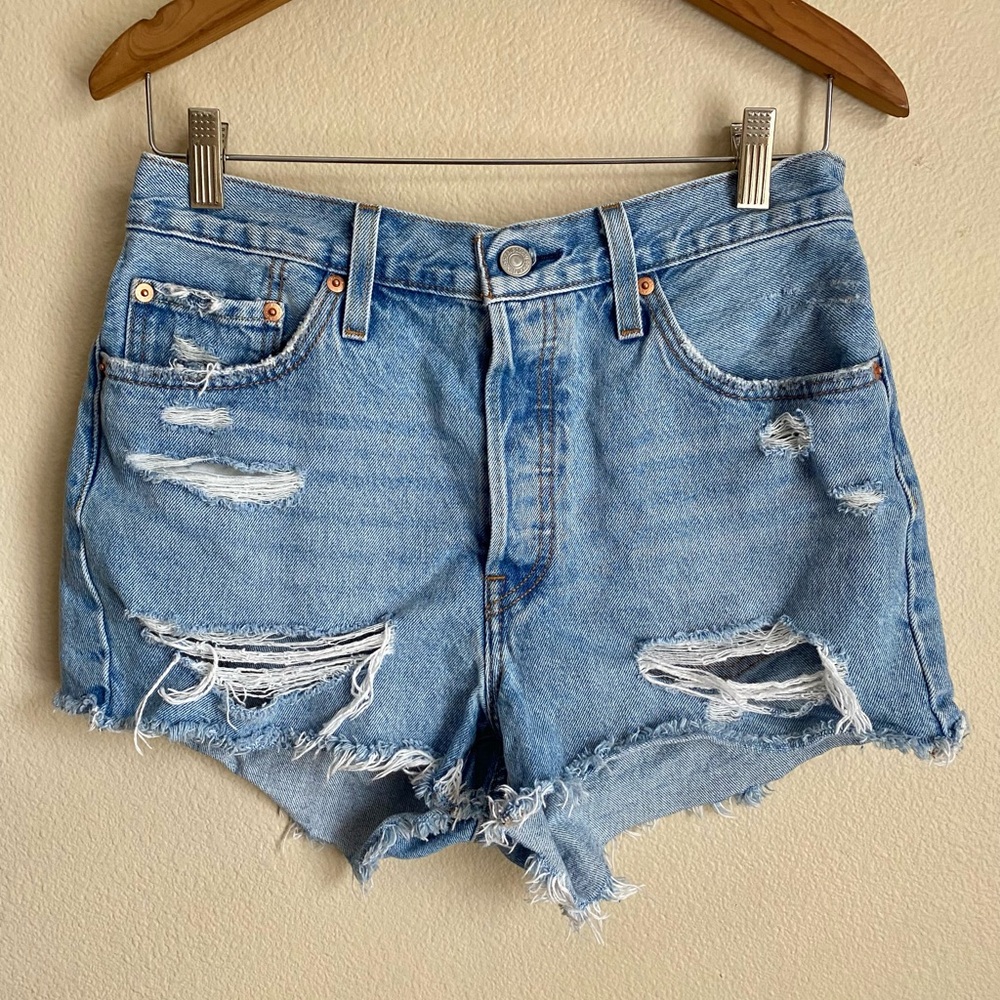 Levis 501 Womens Button Fly Light Distressed Cut Off Jean Denim Shorts 29 Read